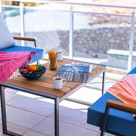 Olive View Penthouse *