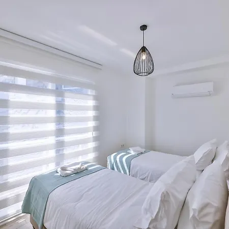 Olive View Penthouse Апартаменты *